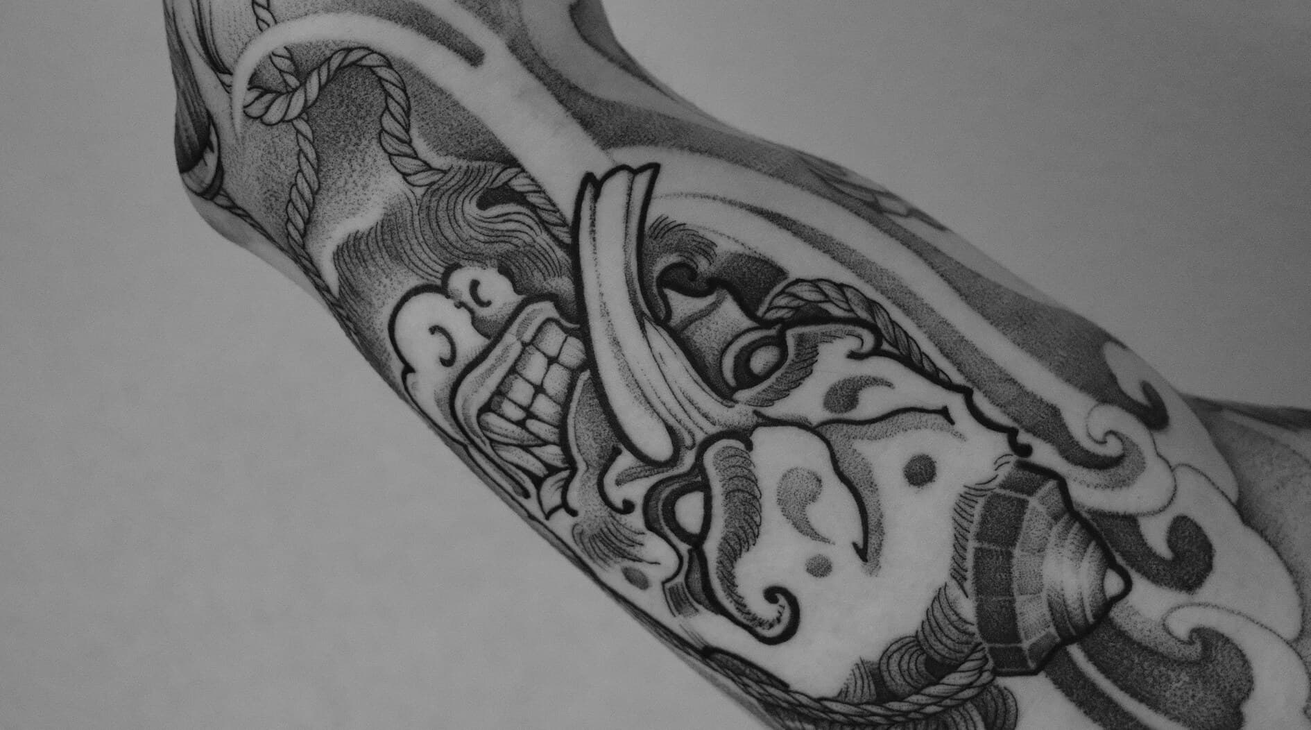 Tattoo Pflege: was wirklich zählt — vor, während und nach der Heilung
