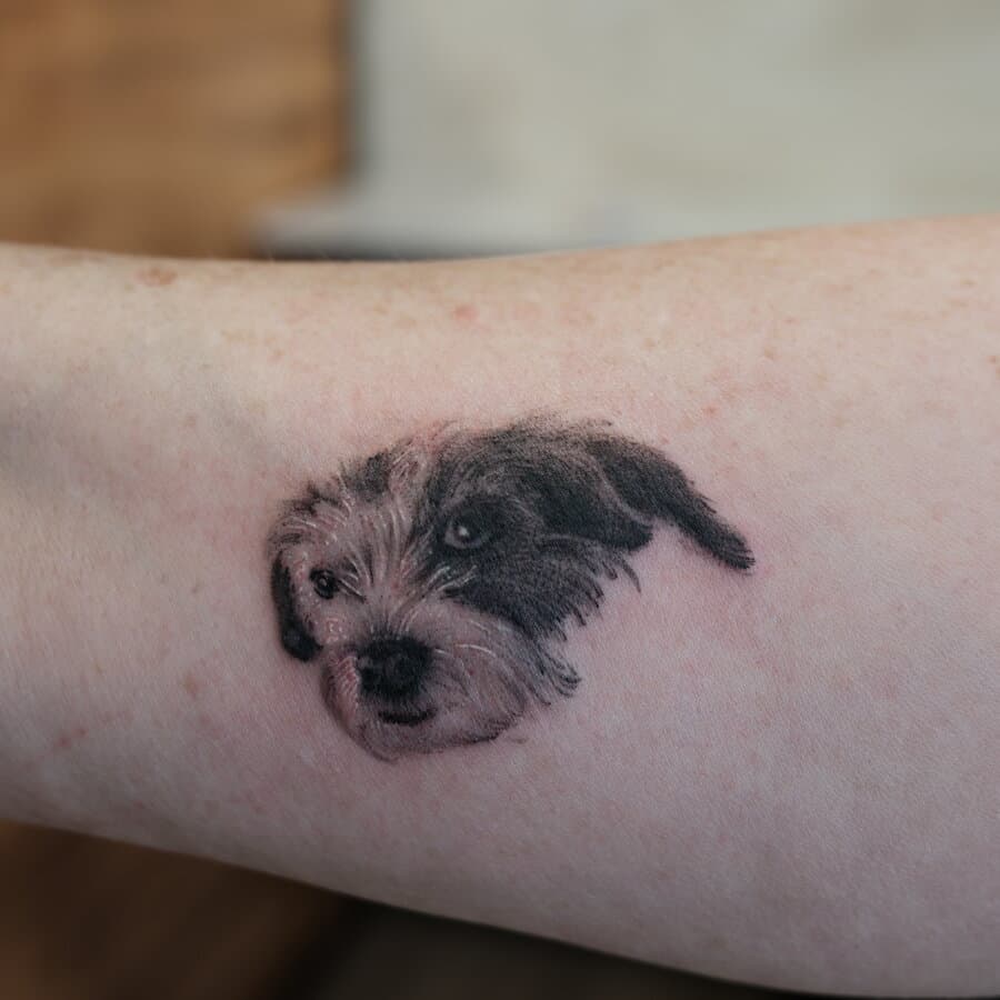 Fineline Hund Tattoo München — KishaTattoo Fine Line