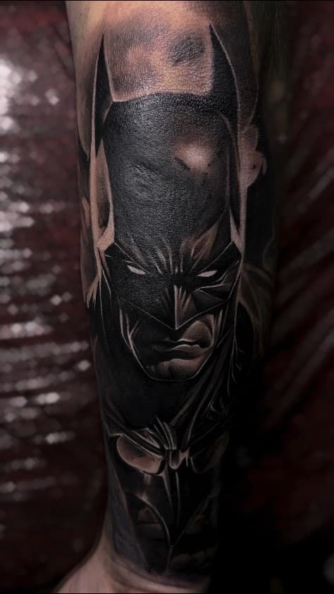 Batman Portrait Tattoo München — Iren Black & Grey Realismus